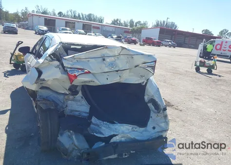 2019 Toyota Corolla Se из США, поврежденный, VIN 5YFBURHEXKP856187